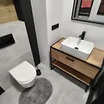 Szálloda Uroczy Apartament Z Miejscem Na Auto W Garazu