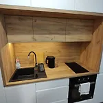 Uroczy Apartament Z Miejscem Na Auto W Garazu Varsó
