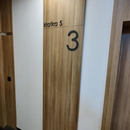 Uroczy Apartament Z Miejscem Na Auto W Garazu * Warsaw