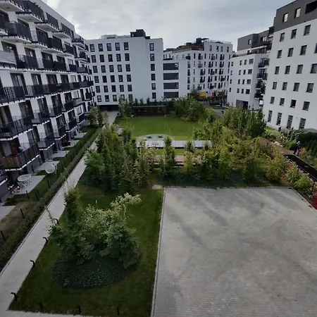Apartment Uroczy Apartament Z Miejscem Na Auto W Garazu