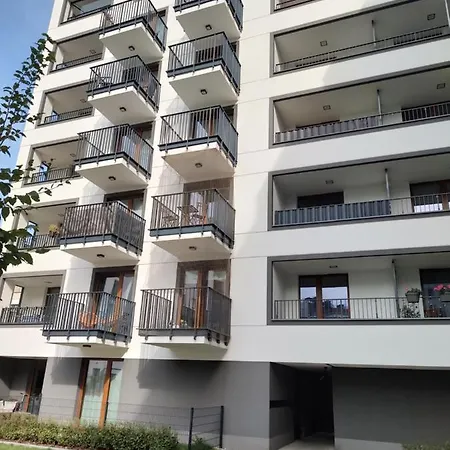 Apartment Uroczy Apartament Z Miejscem Na Auto W Garazu