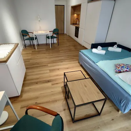Uroczy Apartament Z Miejscem Na Auto W Garazu Otel