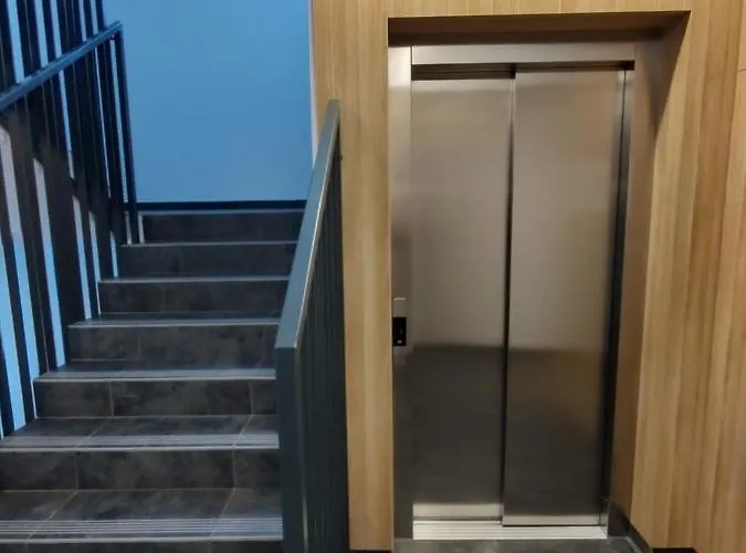 Hotel Uroczy Apartament Z Miejscem Na Auto W Garażu Warszawa